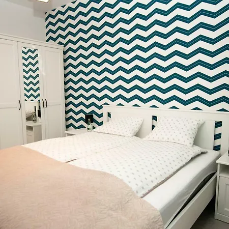 28 * קולובז'ג