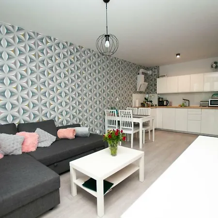 Apartament 28 *